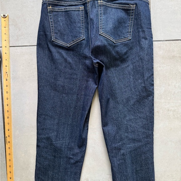 Jaclyn Smith Women's Dark Wash Straight Leg Jeans Size 8 - Picture 8 of 8